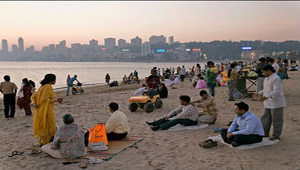 images/chowpatty-beach-mumbai.jpg